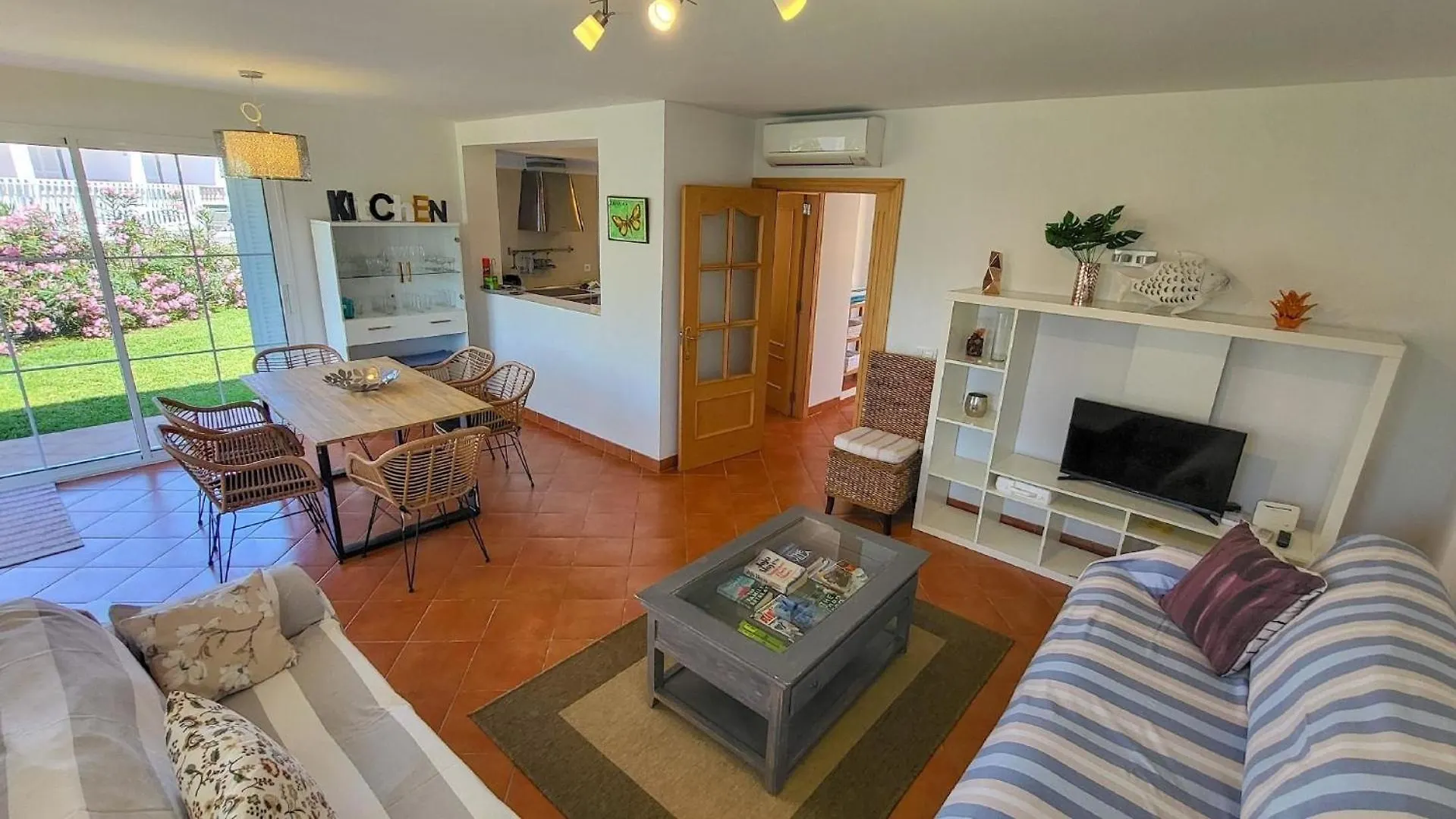 Strandhaus In Playa De Muro Fuer 12 Personen בית נופש פלאיה דה מורו