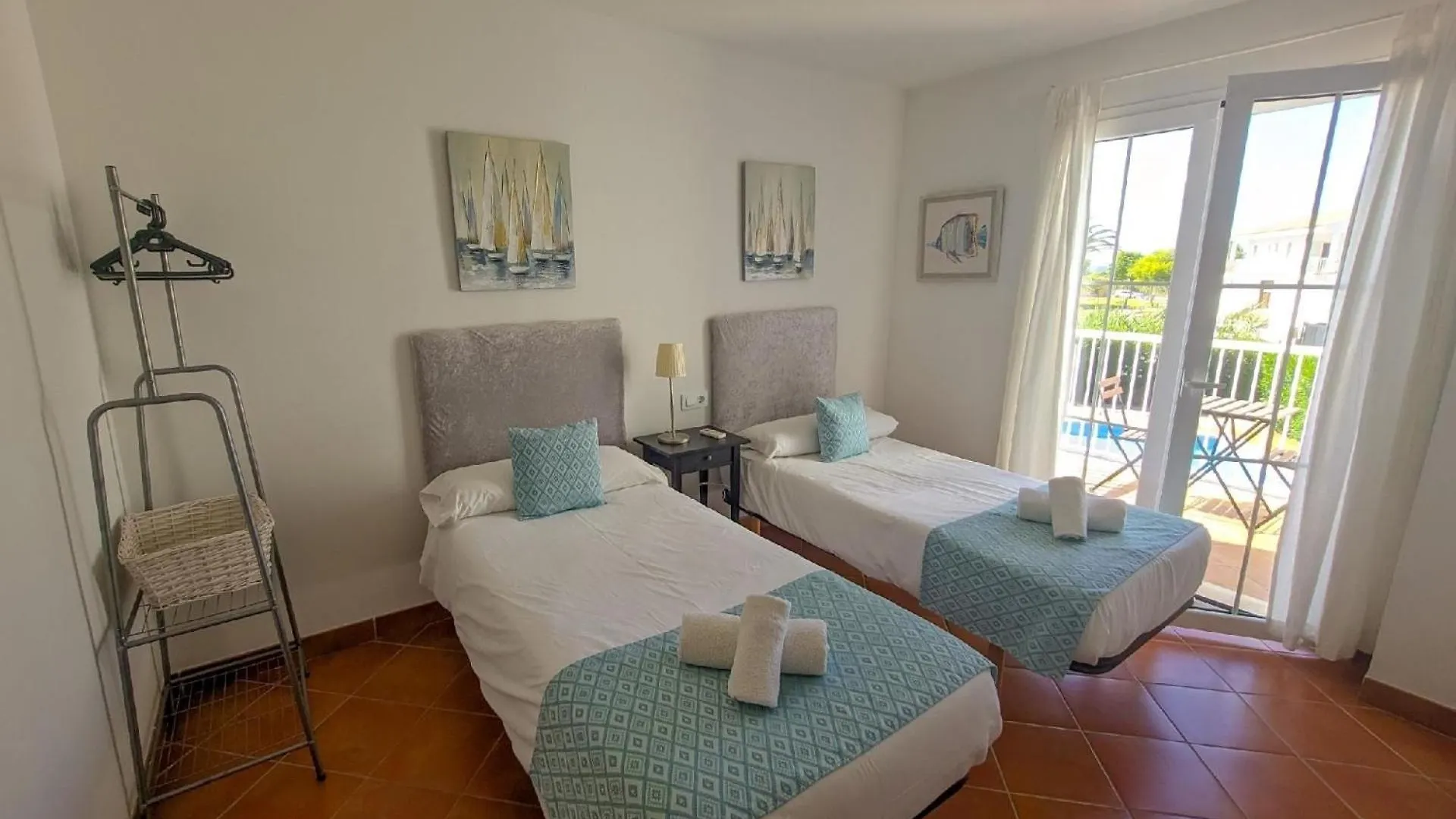 Strandhaus In Playa De Muro Fuer 12 Personen בית נופש